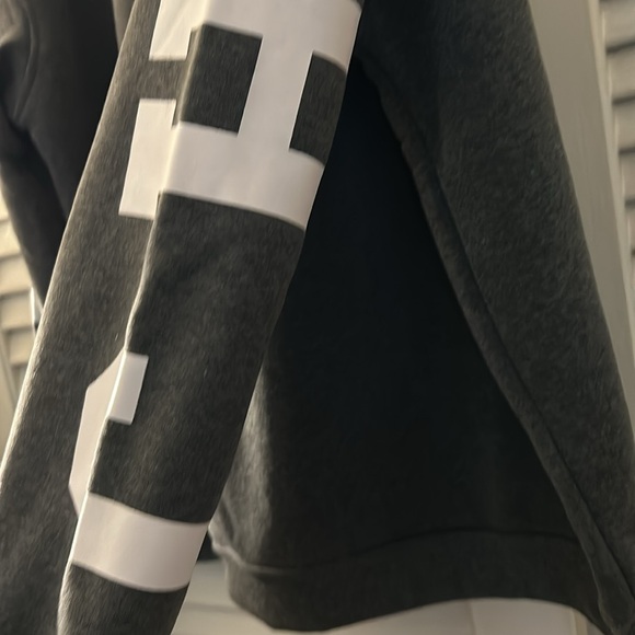 NWOT - Bettlity Letter Print Sweat Shirt - Picture 2 of 5